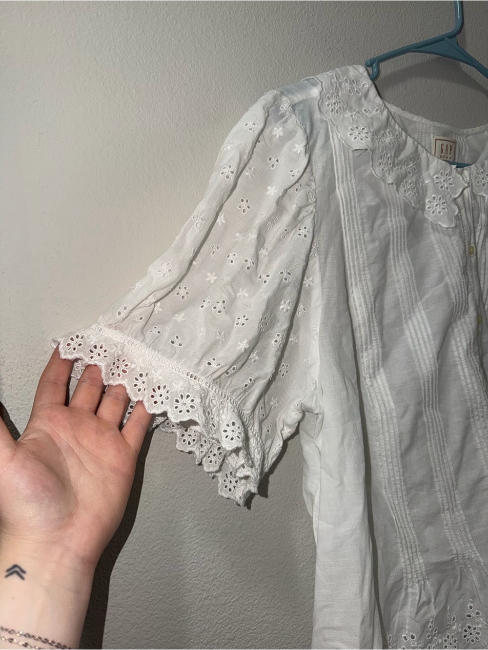 Gap x Doen Cropped Eyelet Shirt XL Cotton Blouse Scalloped Collar Cottagecore - Picture 7 of 9